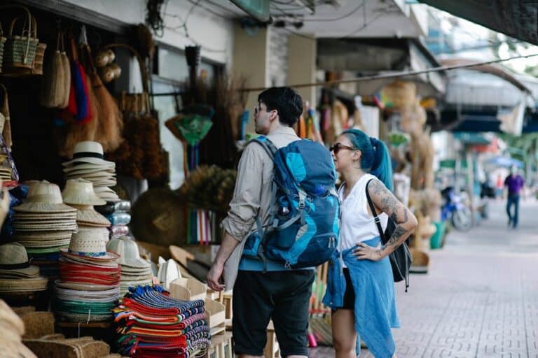 solo traveler cultural markets